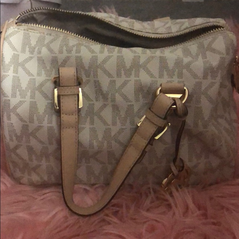 Michael Kors Grayson Handbag (Authentic)